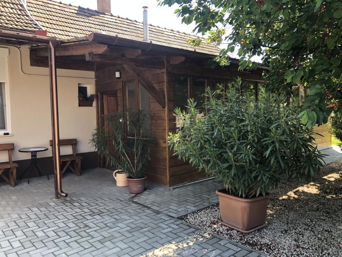 Appartamento Bettina Vendégház Kiskoros Esterno foto